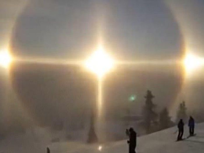 Traveler Rekam Penampakan 3 Matahari di Langit Swedia