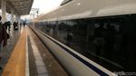 Wuss! Kereta Cepat di China Melesat 300 Km/Jam