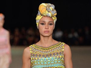 Kalahkan Gigi dan Bella Hadid, Ini Sosok Model of the Year 2017