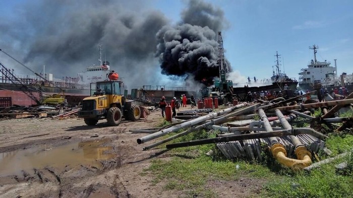 Kapal Terbakar di Galangan di Serang, Penyebab Belum Diketahui