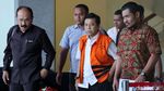 Foto: Akan Segera Disidang, Novanto Tersenyum