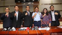 Akhinya, seluruh fraksi di Komisi I menyetujui Marsekal Hadi menjadi Panglima TNI (Foto: Lamhot Aritonang)
