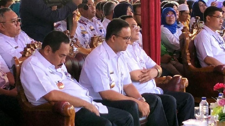 Anas Effendi Ketiduran di Samping Anies Saat Acara Hari Disabilitas Anas Effendi Ketiduran di Samping Anies Saat Acara Hari Disabilitas
