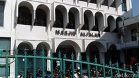 Ini Masjid Alfalah di Jalan Mampang Prapatan 1, Jakarta Selatan yang merupakan lokasi kotak amal dibobol pria berbaju loreng.
