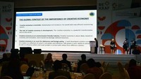 Topik yang dibahas meliputi The Butterfly Effect: Dampak Sosial Ekonomi Kreatif (Kohesi Sosial); Datang dengan Peraturan Kreatif yang Tepat; Membuat Penawaran Industri Kreatif Tidak Bisa Menolak; Mengambil Ekosistem Ekonomi Kreatif dan Usaha dengan Tinggi Baru dan Menguraikan Masa Depan Ekonomi Kreatif. Pool/BEKRAF.
