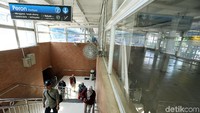 Hall yang menghadap Jalan KH Abdullah Syafei atau arah Casablanca telah direnovasi.