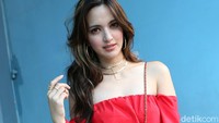 Nia Ramadhani saat ditemui di kawasan Tran TV, Kapten Tendean, Jakarta Selatan pada Rabu (6/12). Pool/Palevi S/detikFoto.