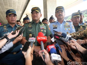 Eks Panglima TNI Puji Jenderal Gatot yang Antar Marsekal Hadi ke DPR
