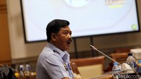 Marsekal Hadi Tjahjanto memaparkan visi dan misinya dalam uji kelayakan dan kepatutan calon Panglima TNI di Komisi I DPR. Hadi menyoroti merebaknya hoax atau informasi dari sumber yang tidak jelas.