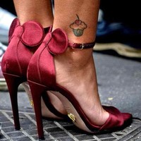 Ankle strap juga membuat tampilan sepatu heels Minnie jadi lebih manis. Foto: Istimewa