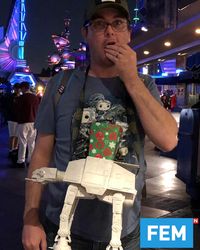 Inovatif! Disneyland Kejutkan Penggemar Star Wars dengan AT-AT Popcorn Bucket 