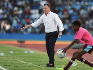 Persipura Bersepakat dengan Peter Butler