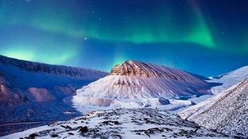 Svalbard, Norwegia, meskipun Norwegia berada di Bumi belahan utara, namun Svalbard berada di tengah-tengah Samudra Arktik, di antara Norwegia dan Kutub Utara. Hal tersebut menjadikan daerah ini menjadi destinasi pelarian yang baik terhadap perang nuklir. (Foto: Internet)