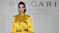 Bella sendiri dikabarkan tengah kembali lagi ke pelukan The Weeknd. Vittorio Zunino Celotto/Getty Images for Bulgari/detikFoto.