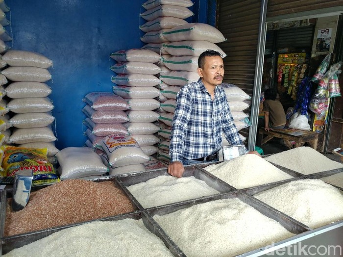 Izin Usaha Pedagang yang Jual Beras di Atas HET akan Dicabut