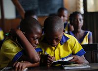 Nigeria Punya Sekolah Terapung dari Tong Sampah Plastik