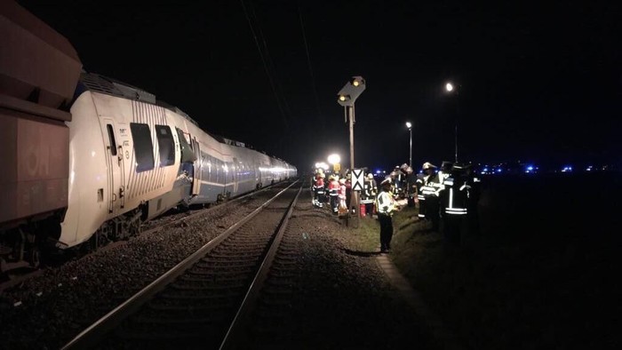 2 Kereta di Jerman Tabrakan, Puluhan Orang Luka-luka