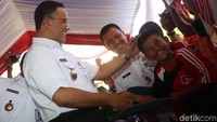 Anies Baswedan menghadiri peringatan Hari Disabilitas yang bertema Menuju Masyarakat Inklusif yang Tangguh dan Berkesinambungan. Anies Baswedan menghadiri peringatan Hari Disabilitas yang bertema Menuju Masyarakat Inklusif yang Tangguh dan Berkesinambungan.