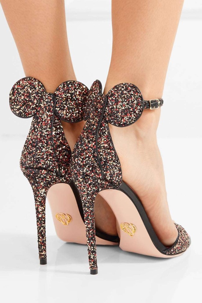 Sepatu heels Minnie ini hadir dalam berbagai warna mulai dari warna dasar seperti hitam dan putih, hingga warna-warna cerah seperti pink, hijau hingga yang bisa dipakai untuk pesta, karena hadir dengan warna perak berkilau. Foto: Istimewa