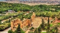 Jika traveler ingin keluar sejenak dari Kota Athena dan merasakan udara sejuk, kunjungilah pegunungan dan hutan. Jaraknya mudah dijangkau, yakni Gunung Hymettus. Jaraknya hanya 18 kilometer sebelah tenggara Athena (Dok. Thinkstock)