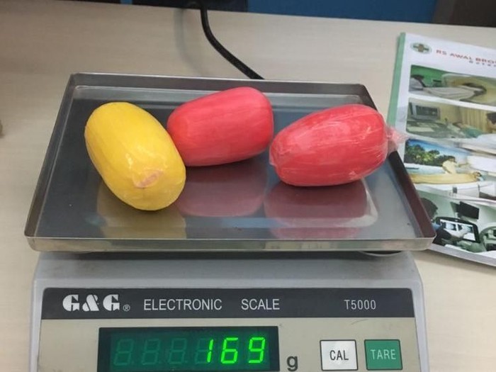 Ditangkap di Bandara Batam, Anwar Bertelur Sabu