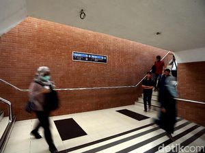 Wajah Hall Baru Stasiun Tebet yang Lebih Tertata