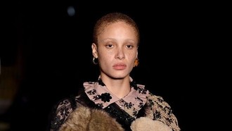 Adwoa Aboah Khawatir Standar Tubuh Model Kini Semakin Kurus