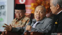 Arief Hidayat diduga aktif melakukan lobi-lobi di DPR supaya terpilih kembali.