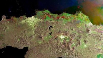 Tampak bagian barat pulau Jawa yang diambil oleh Advanced Synthetic Aperture Radar (ASAR) dari satelit Envisat milik ESA. Foto: ESA/NASA