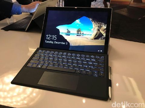 Ini Dia Laptop Pertama dengan Prosesor Ponsel, Seperti Apa?
