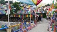 Pada April 2017 lalu, rumah-rumah penduduk yang jumlahnya lebih dari 300 ini bertahap mulai dicat, dengan dukungan Pemkot Semarang, pengusaha, dan warga sekitar (Kurnia/detikTravel)