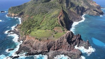Pitcairn Island, Kepulauan yang dimiliki oleh Britania Raya ini diakui sebagai salah satu pulau yang paling terisolir di dunia sebagaimana tertulis dalam situs imigrasi miliknya. Berdasarkan sensus terakhir pada 2021 lalu, masih terdapat 45 orang yang hidup di sana. (Foto: Internet)