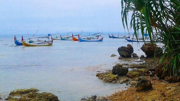 Pulau awet muda di Sumenep, Madura.