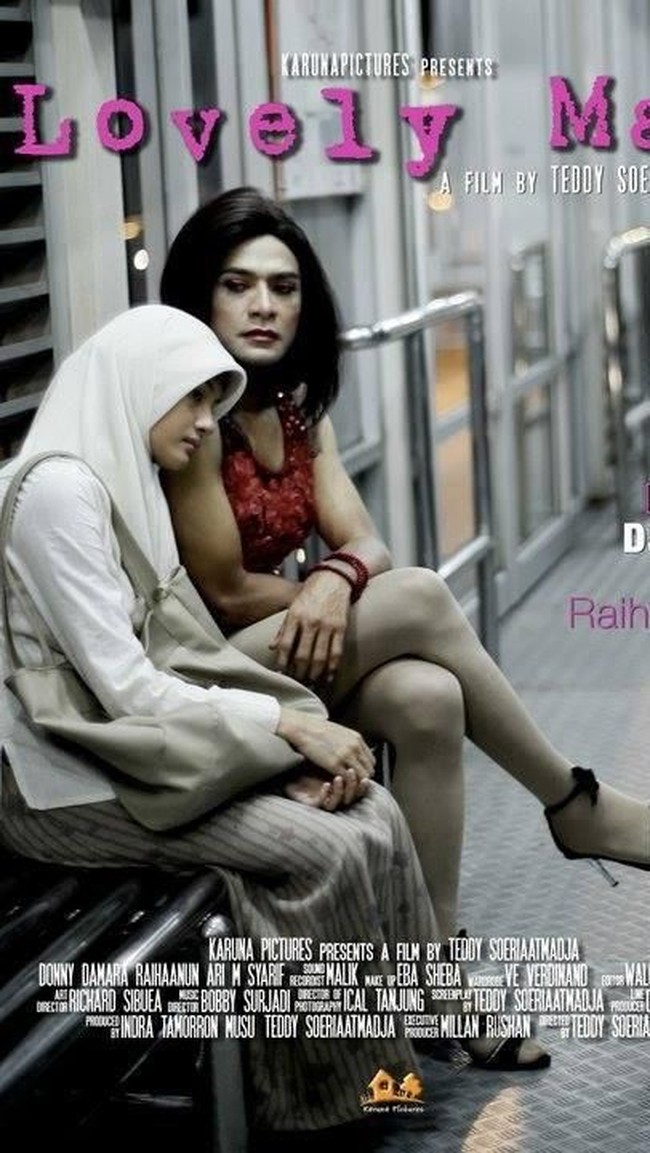 Donny Damara tampil jadi cewek untuk film Lovely Man yang tayang 2012 silam. Di situ, Donny berperan sebagai waria.  Foto: dok. Film Lovely Man