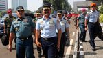 Foto: Momen Jenderal Gatot Antar Marsekal Hadi Ujian Panglima TNI