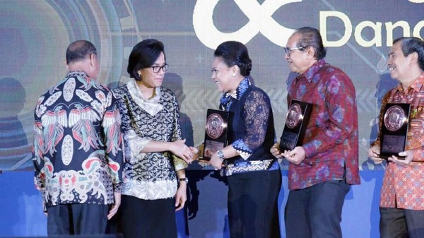 Dana Rakca Award 2017 untuk Kepala Daerah Berprestasi