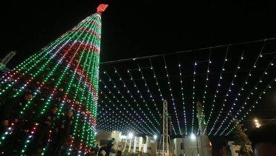 Foto: Protes Trump, Palestina Matikan Lampu Pohon Natal di Bethlehem