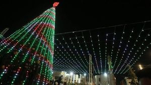Foto: Protes Trump, Palestina Matikan Lampu Pohon Natal di Bethlehem