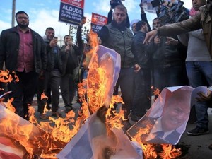 Menhan Israel Ingin Aksi Protes Warga Palestina ke Trump Berakhir