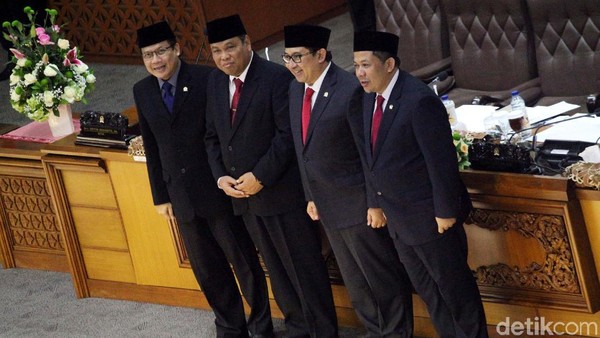 Paripurna DPR Setujui Arief Hidayat Jadi Hakim MK