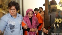Anniesa Desvitasari juga hadir namun tak memberikan komentar.