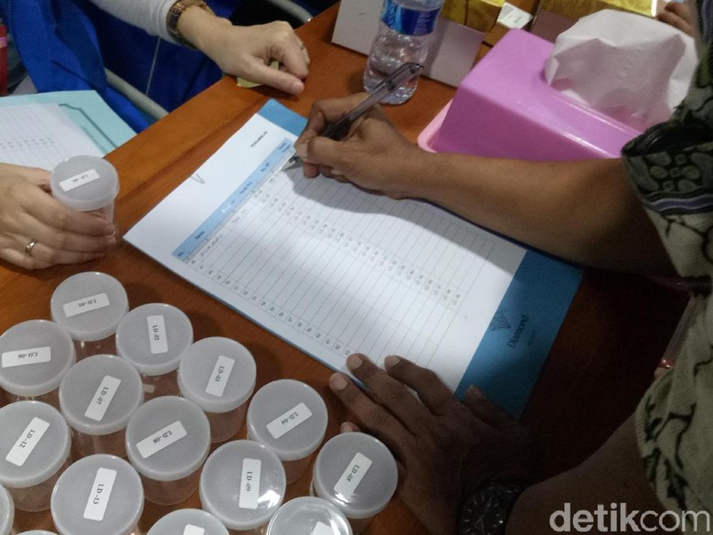 F-PKS Gandeng BNN untuk Tes Urine F-PKS Gandeng BNN untuk Tes Urine