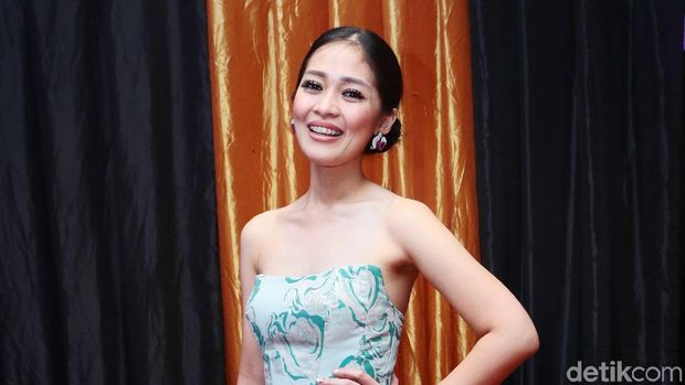 Chelsea Islan-Daffa Go Public, Tatjana Saphira Celeb of The Month Bulan Ini