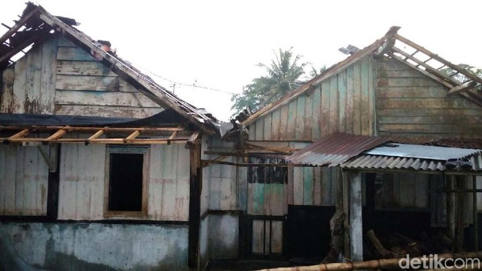 Angin Puting Beliung di Wonosobo Rusak Puluhan Rumah Warga