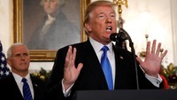 Kelompok Hamas, yang mendominasi Gaza, menyebut keputusan Trump ini sama saja membuka gerbang neraka bagi semua kepentingan AS di kawasan Timur Tengah. (Kevin Lamarque/Reuters)