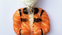 Jaket bermerek Supreme juga tak ketinggalan dibuat oleh Yujia. Karakter kartun yang dibentuk dengan sushi ini tampak cool mengenakan jaket dengan tangan dimasukkan ke dalam saku. Foto: Yujia Hu