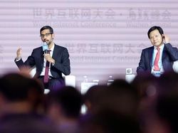CEO Apple, CEO Google, dan CEO Xiaomi Tampil Sepanggung