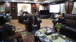 Foto: Dari Layar ini, Fadli Zon Pantau Tweet Jokowi hingga Trump