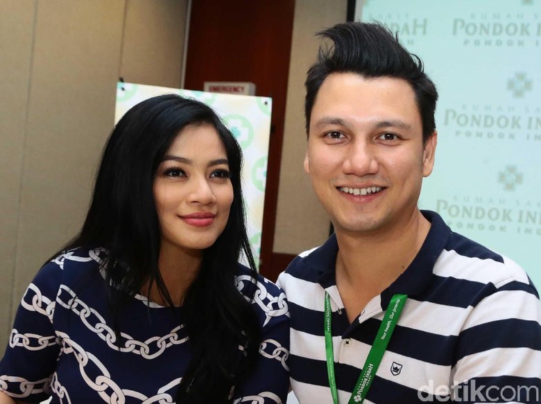 Christian Sugiono Ajarkan Anak Arti Bebas Memilih Sedari Kecil Christian Sugiono Ajarkan Anak Arti Bebas Memilih Sedari Kecil