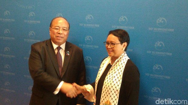 Penasihat Bidang Keamanan Myanmar Thaung Tun dengan Menteri Luar Negeri RI Retno LP Marsudi